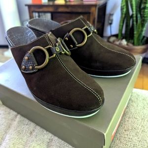 ColeHaan Jianna Clog size 9, chocolate suede